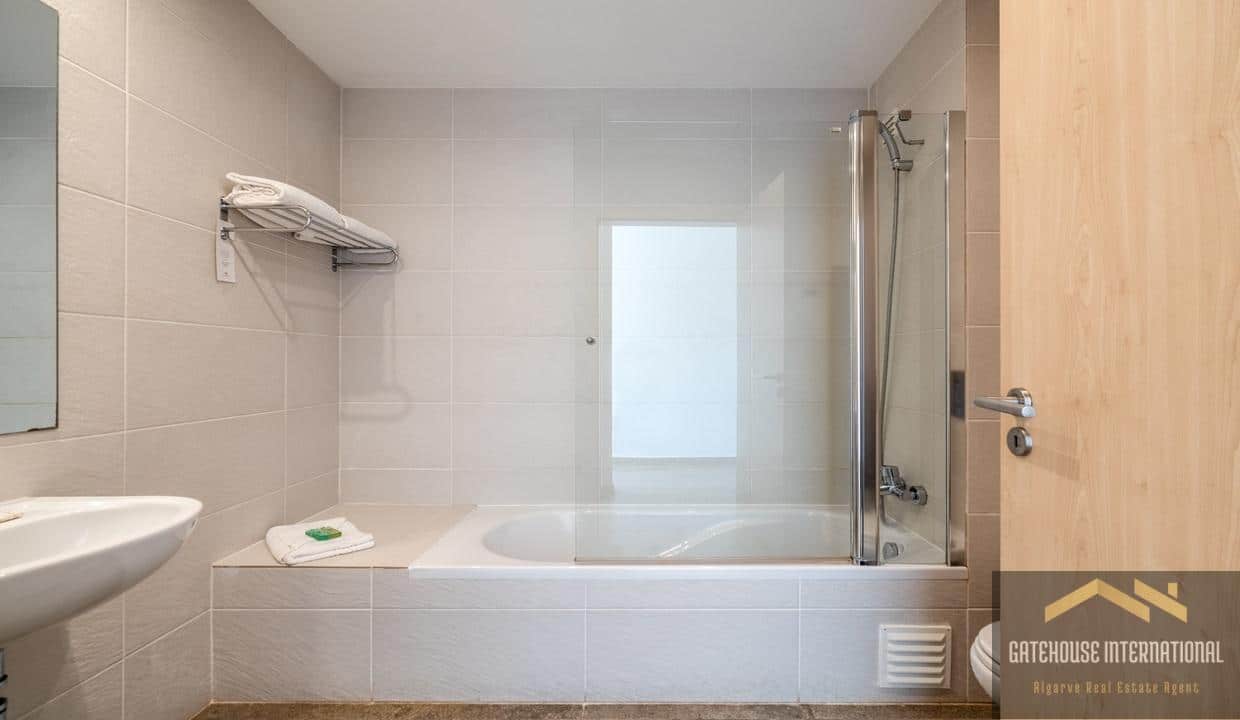 1 Bed Apartment For Sale In Portimao Algarve 98