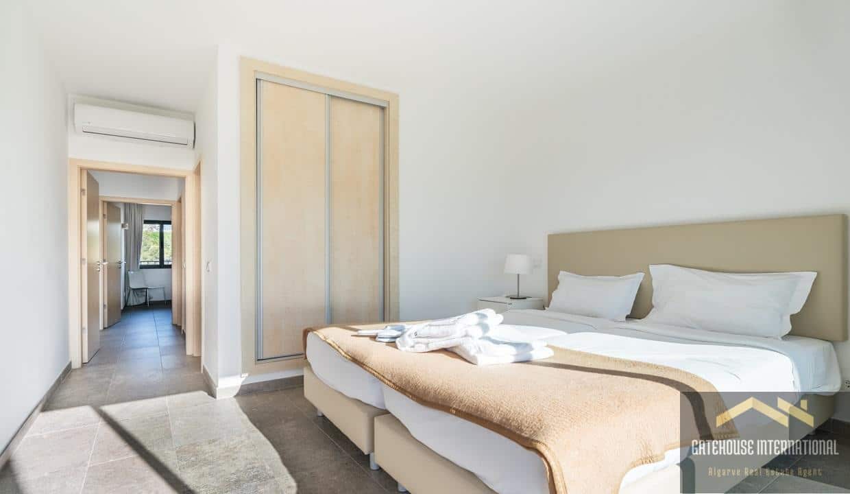 2 Bed Apartment For Sale In Portimao Algarve 00
