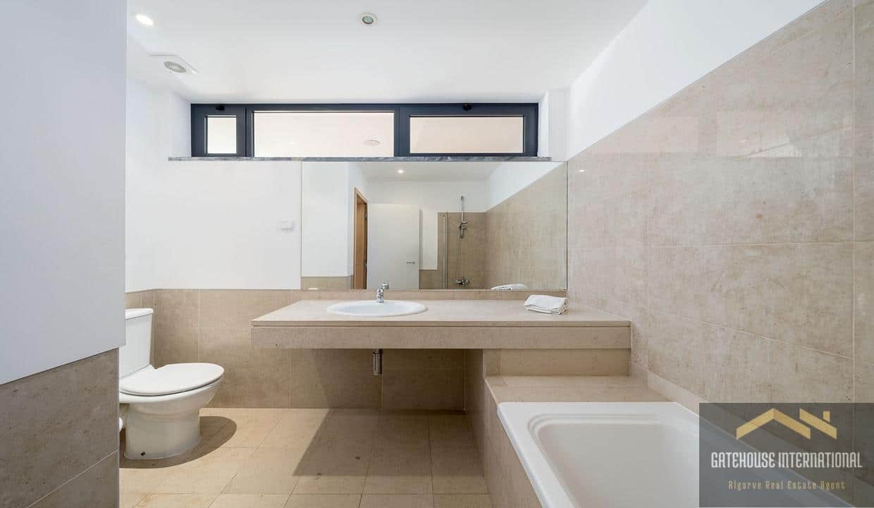 2 Bed Apartment For Sale In Vilamoura Algarve 55