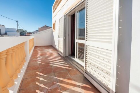 2 Bed Villa With a River View For Sale in Parchal in Lagoa12