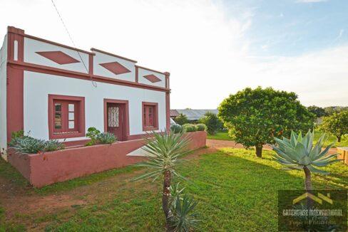 2 Bedroom Traditional Villa For Renovation In Moncarapacho Algarve 0