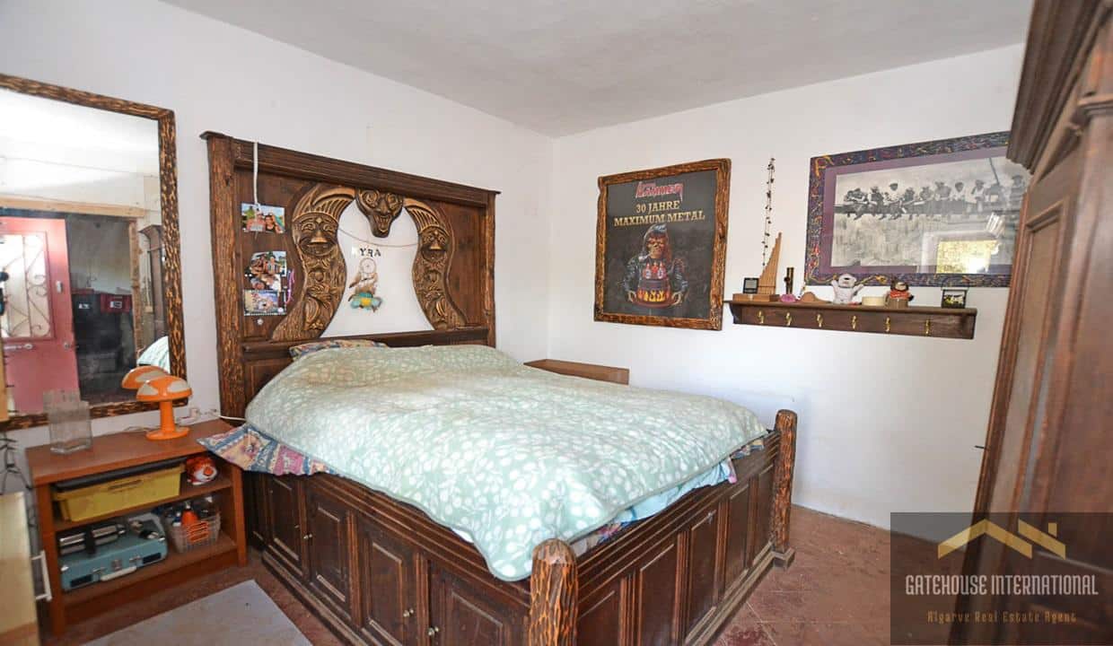 2 Bedroom Traditional Villa For Renovation In Moncarapacho Algarve 6