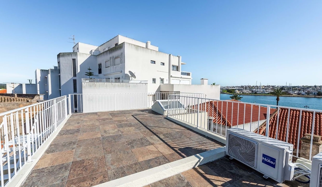 4 Bed House Split Into 3 Apartments In Portimao Algarve 32