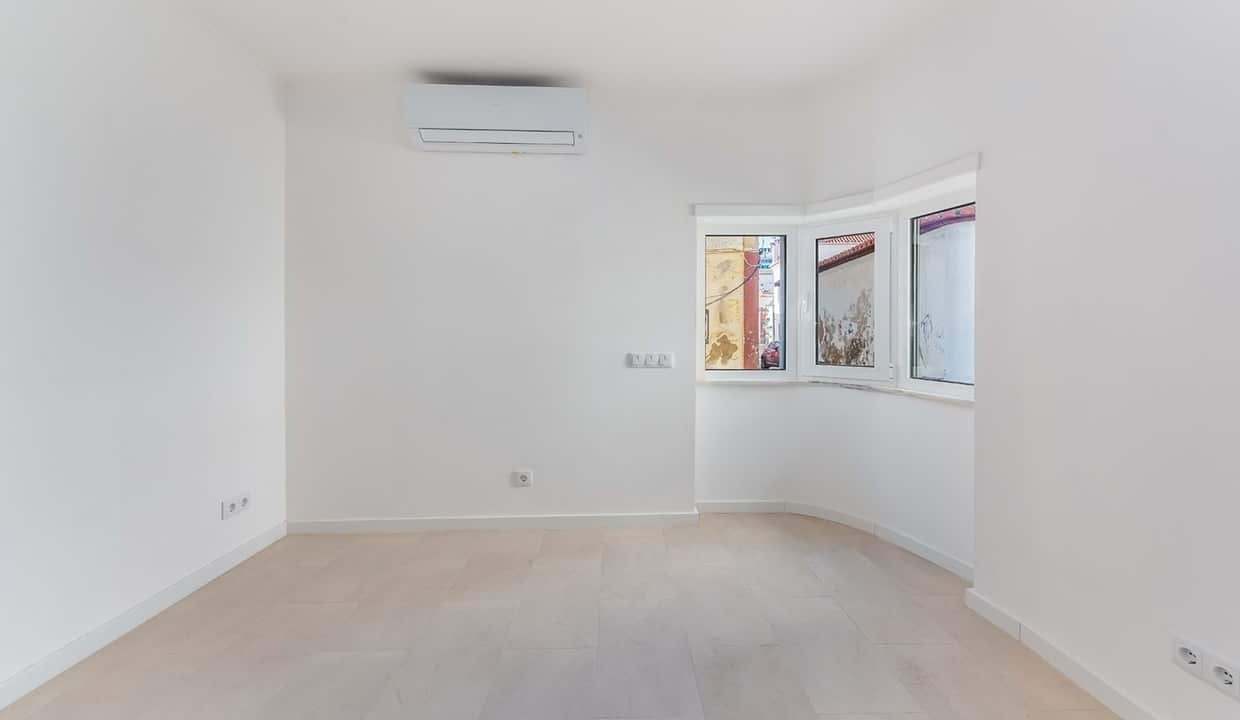 4 Bed House Split Into 3 Apartments In Portimao Algarve 43