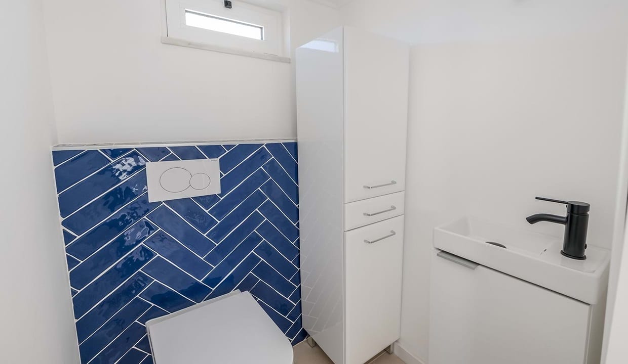 4 Bed House Split Into 3 Apartments In Portimao Algarve 9