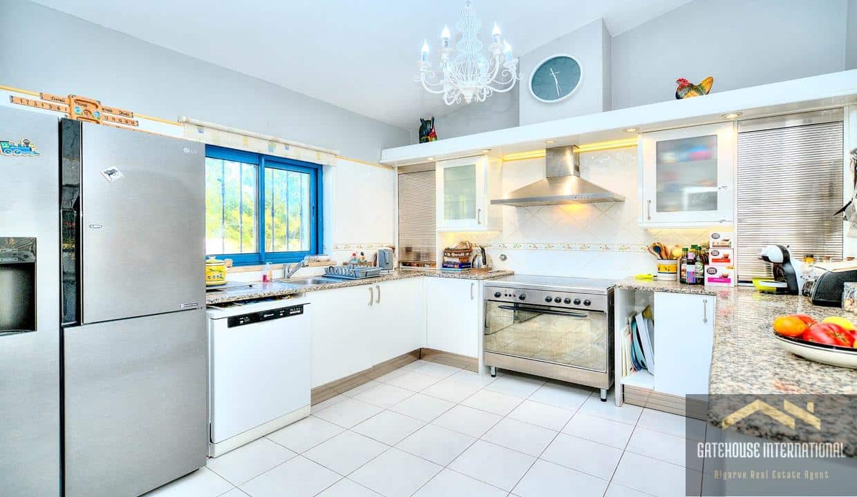 4 Bed Single Storey Villa For Sale In Loule Algarve 54