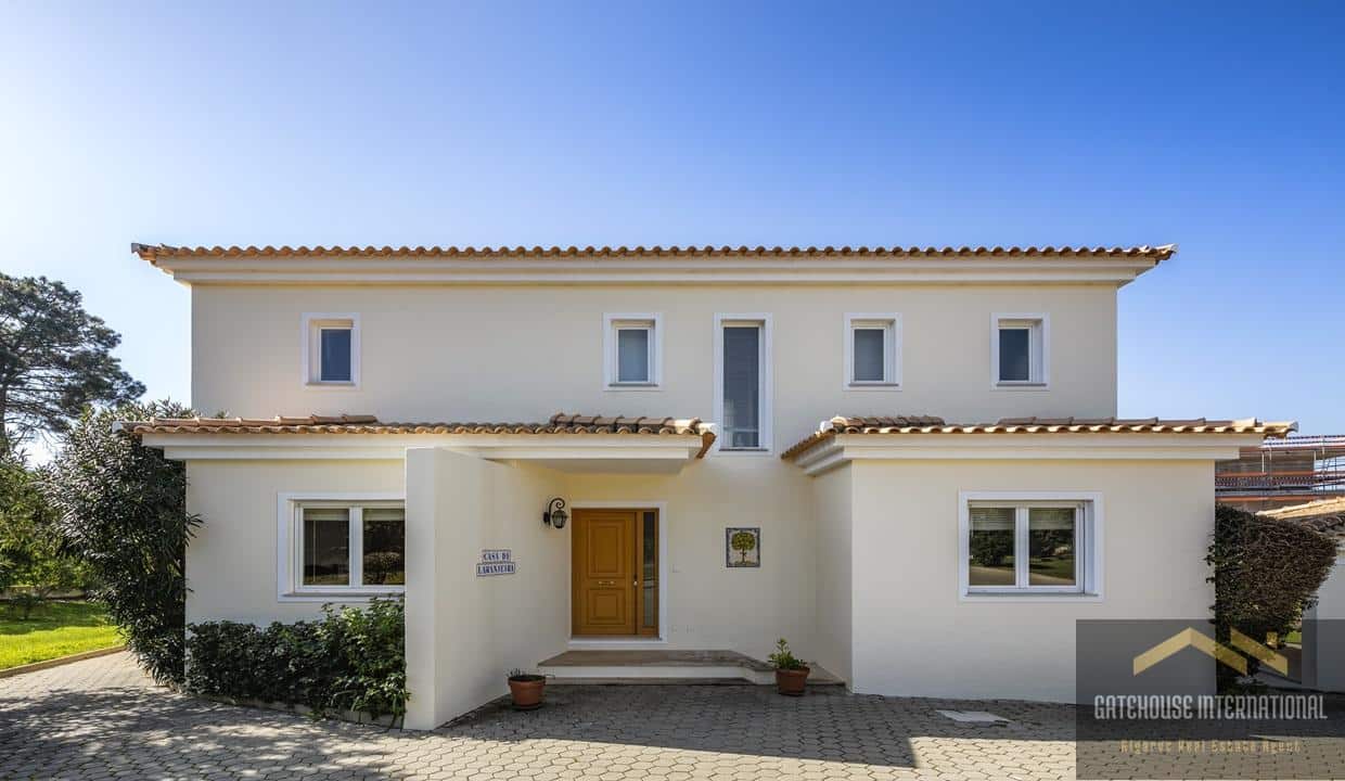 4 Bed Villa With Pool In Carvoeiro Algarve For Sale111