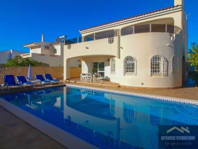 4-Schlafzimmer-Villa mit Pool in Vilamoura Algarve12