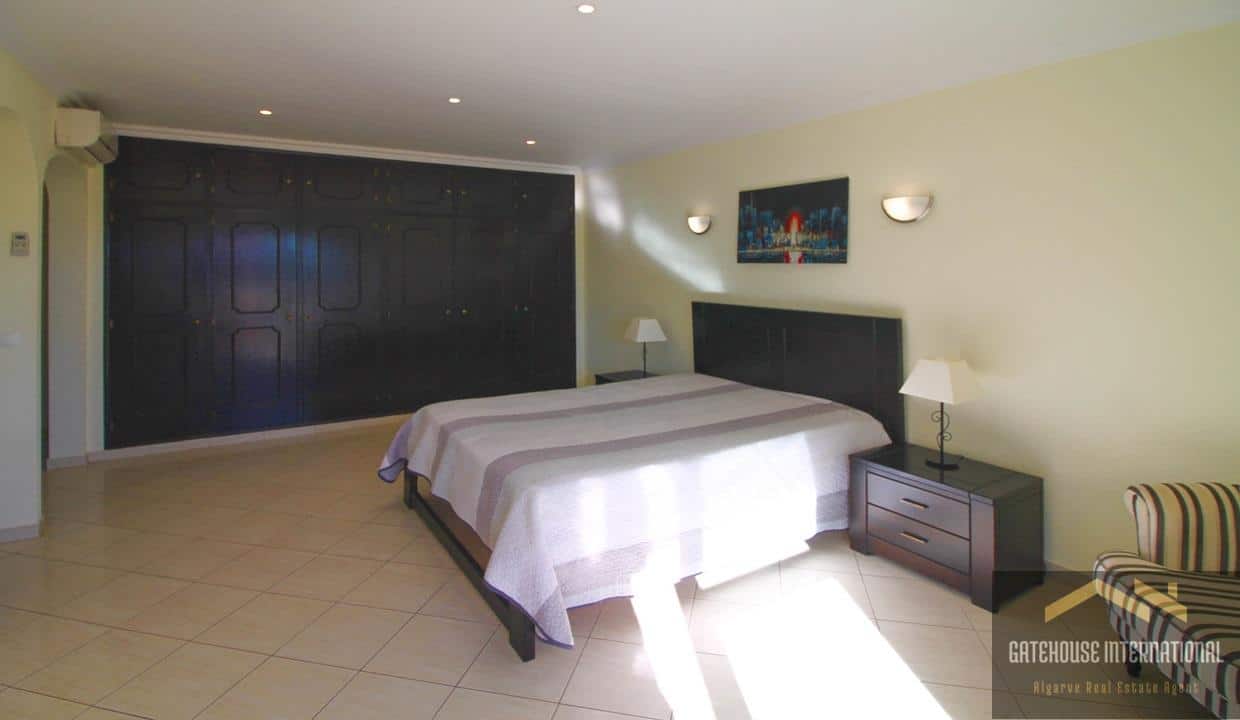 4 Bed Villa With Pool In Vilamoura Algarve76