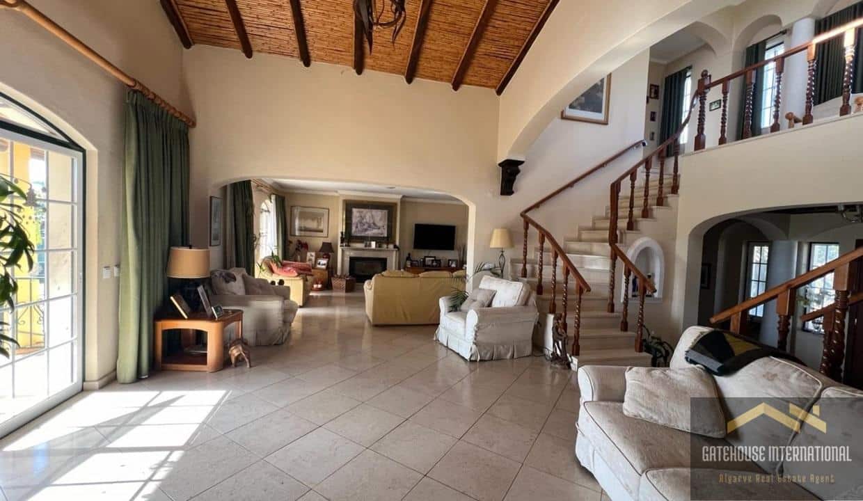 6 Bed Villa With Guest Annexe & Pool & Tennis Court In Santa Barbara de Nexe Algarve 09
