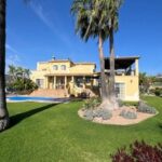 6 Bed Villa With Guest Annexe & Pool & Tennis Court In Santa Barbara de Nexe Algarve 8