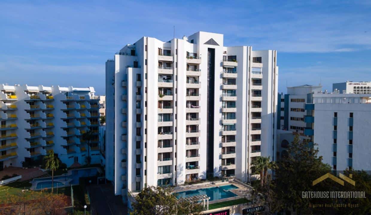 Upper Floor Renovated 2 Bed Sea View Apartment In Vilamoura Algarve
