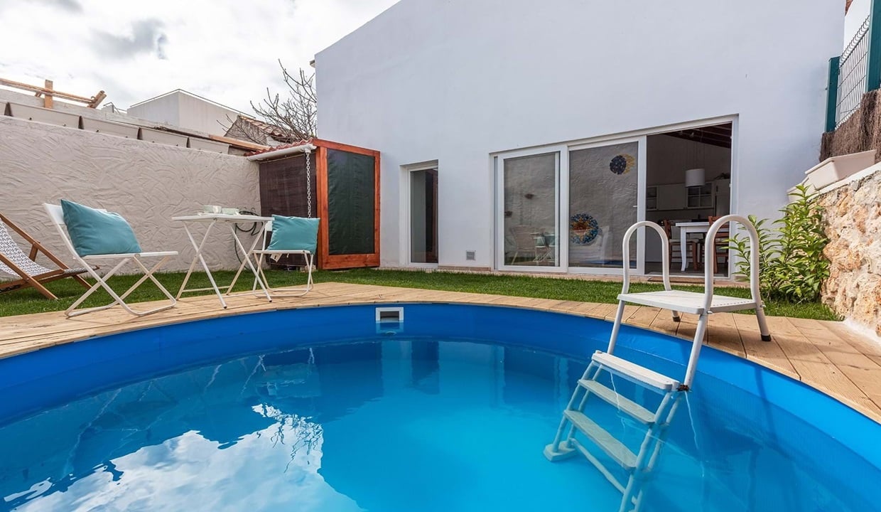 2 Bed House With A Pool In Alvor Algarve