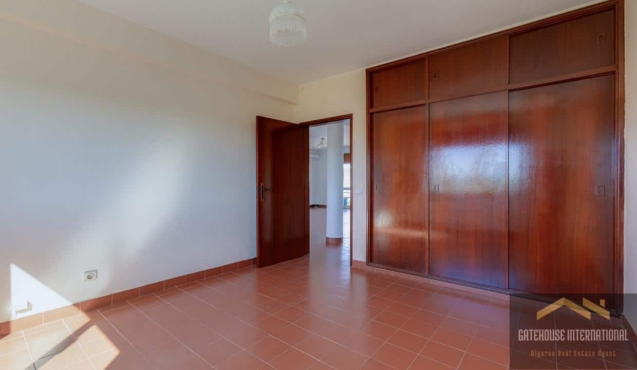 3 Bed Apartment In Almadena Luz Algarve88