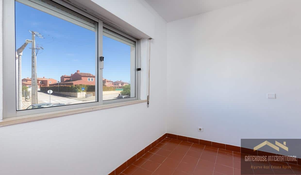 3 Bed Apartment In Almadena Luz Algarve9