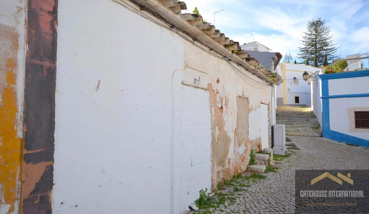 3 Bed Ruin Townhouse For Renovation in Loule Centre Algarve1