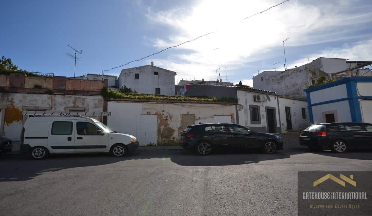 3 Bed Ruin Townhouse For Renovation in Loule Centre Algarve7