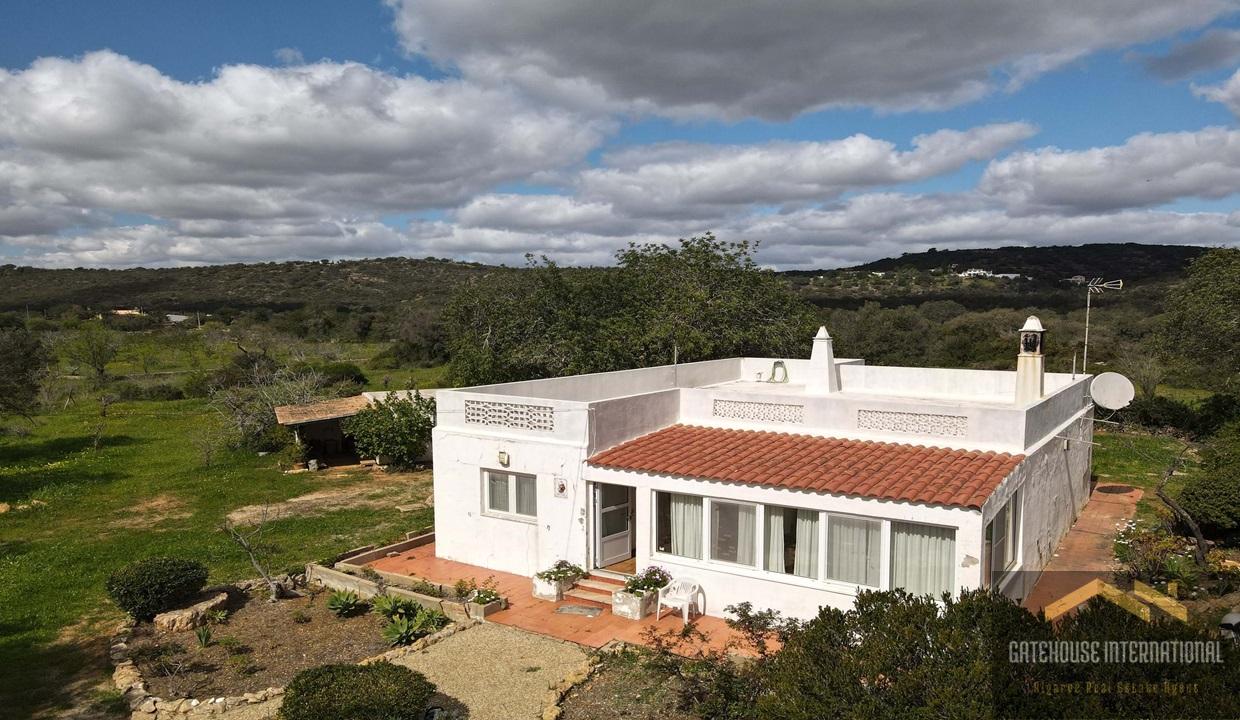 3 Bed Villa With A Large Plot In Santa Barbara Algarve