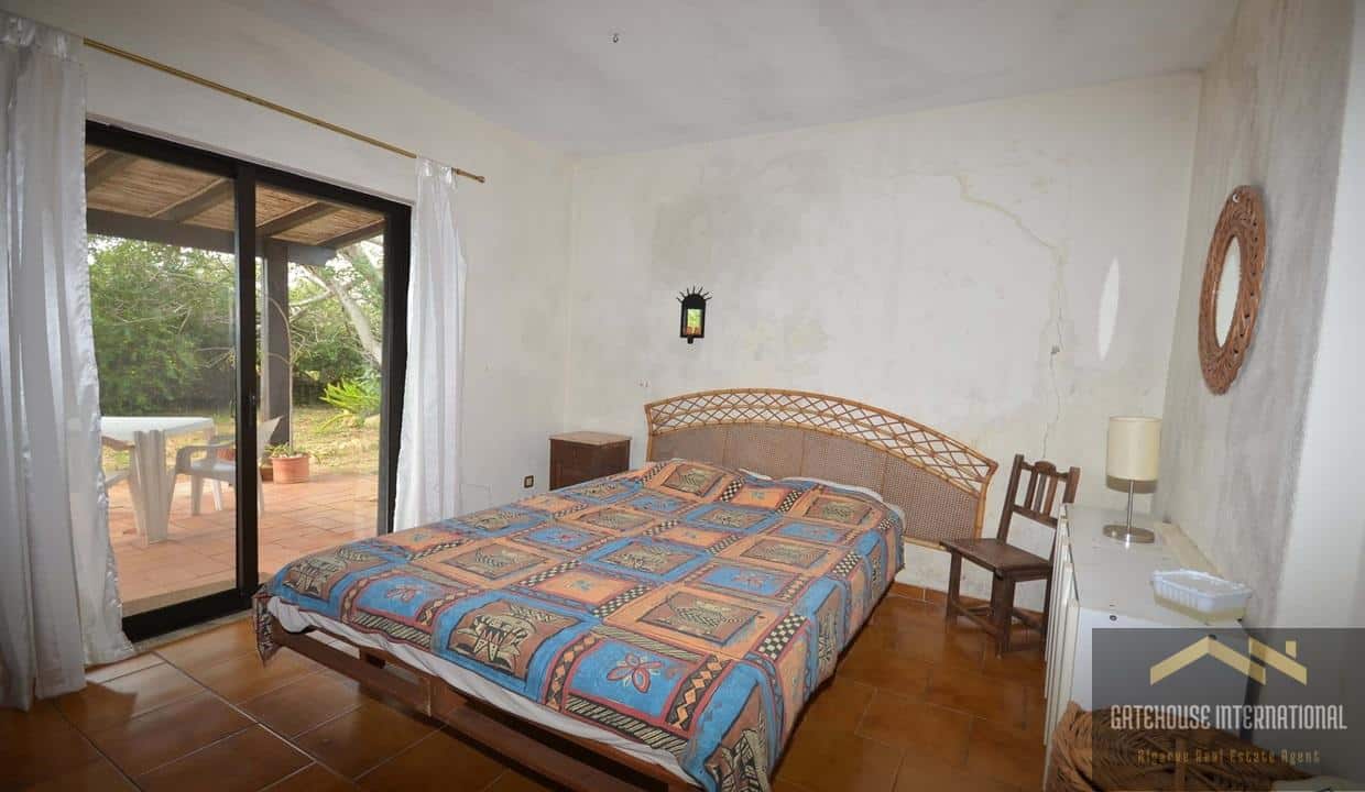3 Bed Villa With A Large Plot In Santa Barbara Algarve21
