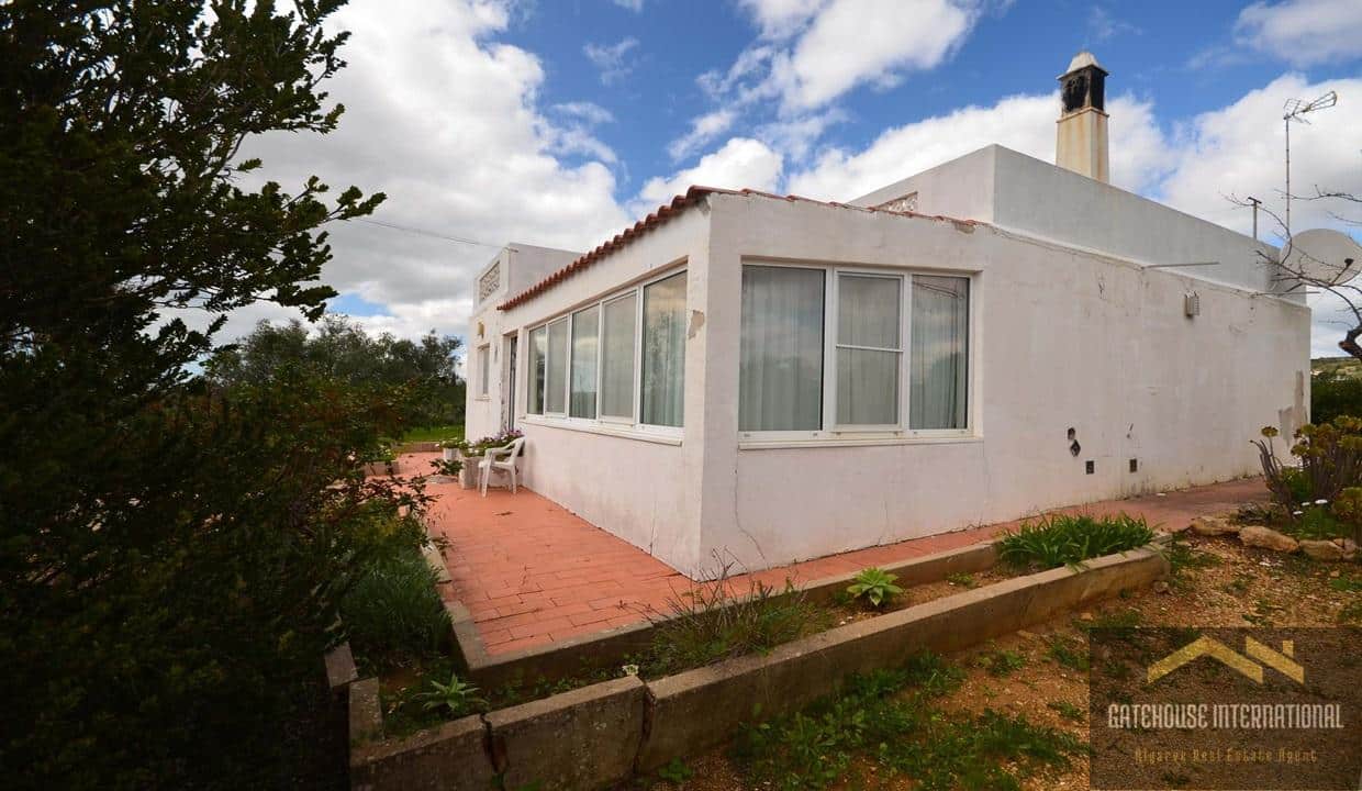 3 Bed Villa With A Large Plot In Santa Barbara Algarve87