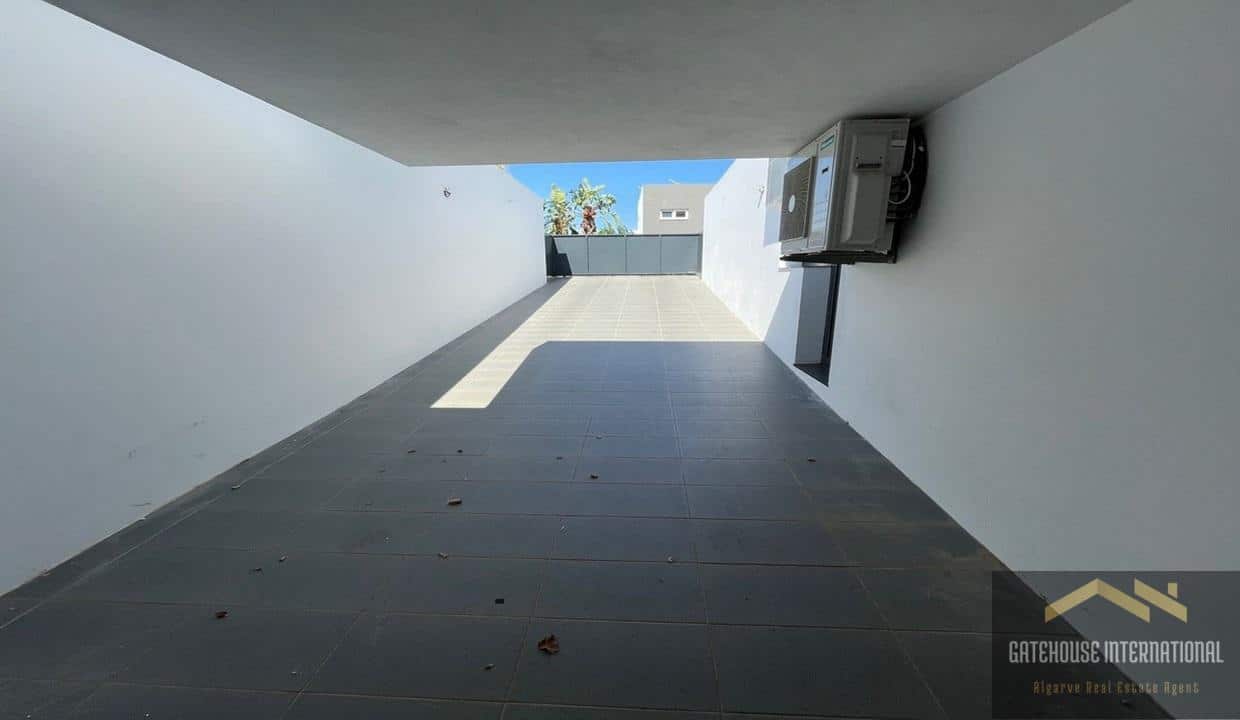 4 Bed Modern Villa In Alcantarilha Central Algarve 43