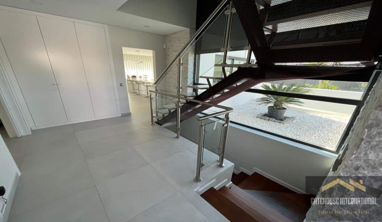 4 Bed Modern Villa In Alcantarilha Central Algarve 65
