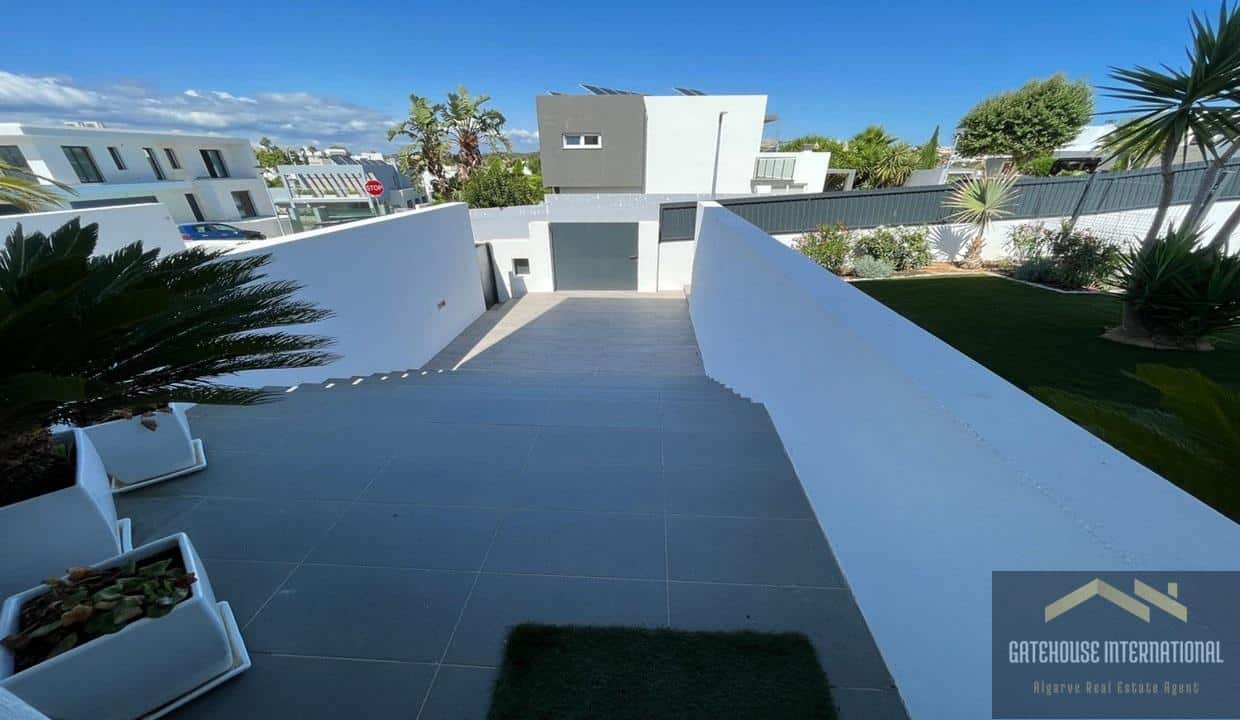 4 Bed Modern Villa In Alcantarilha Central Algarve 76