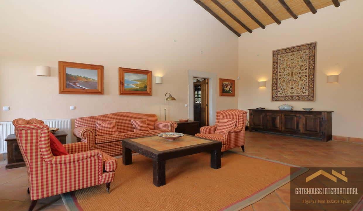 4 Bed Villa In Loule Algarve With Panoramic Views 0