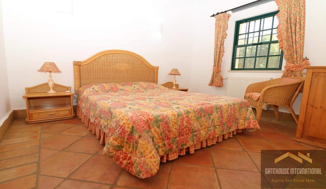 4 Bed Villa In Loule Algarve With Panoramic Views 09