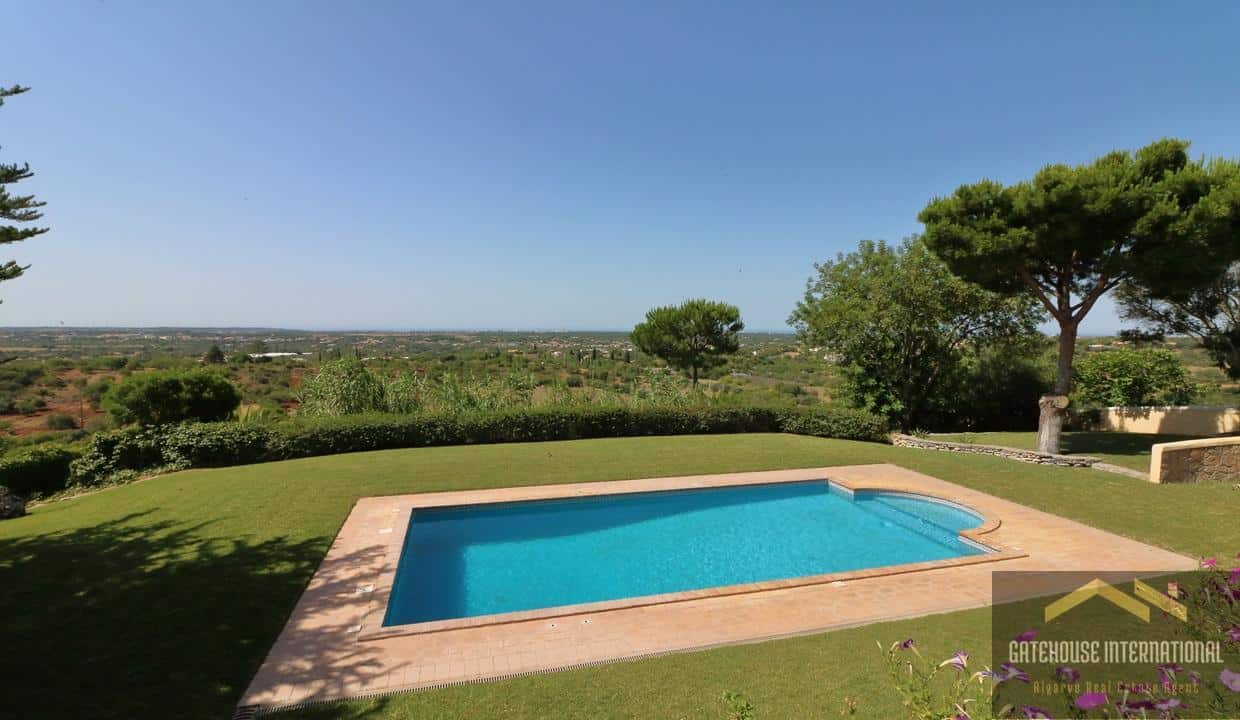 4 Bed Villa In Loule Algarve With Panoramic Views 22