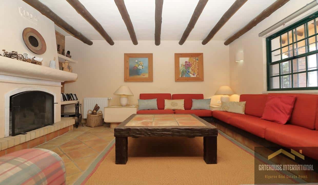 4 Bed Villa In Loule Algarve With Panoramic Views 8