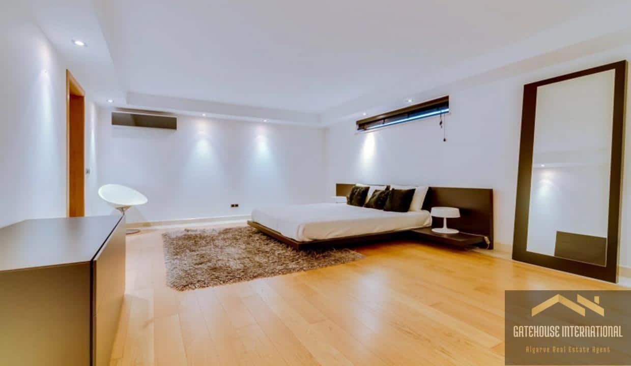 4 bed Quality Linked Villa In Vale Formoso Almancil Algarve66