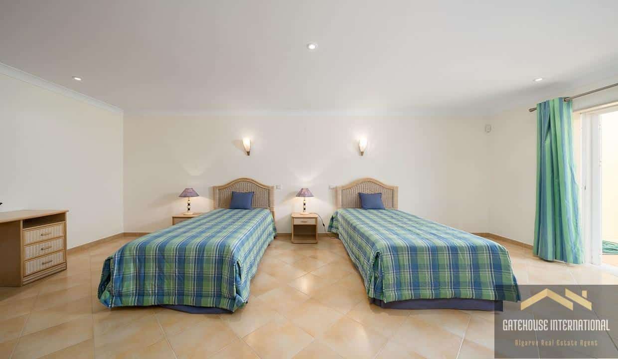 5 bed Villa Near Quinta do Lago Golf Resort Algarve 6