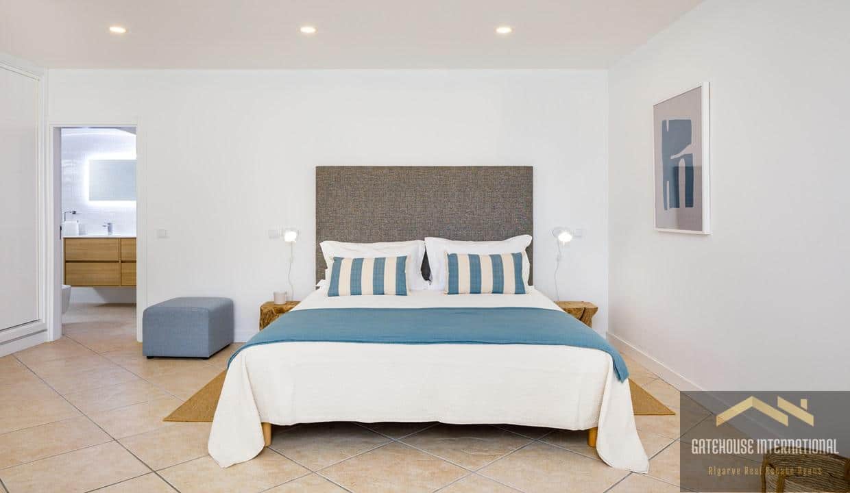 Carvoeiro Beach Property With 4 Rental Studios In Algarve9