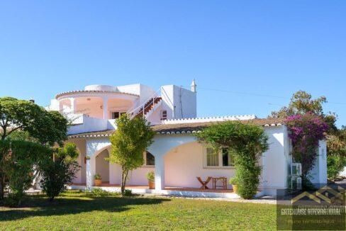 Detached 4 Bed Villa With Pool in Senhora da Rocha Porches Algarve1