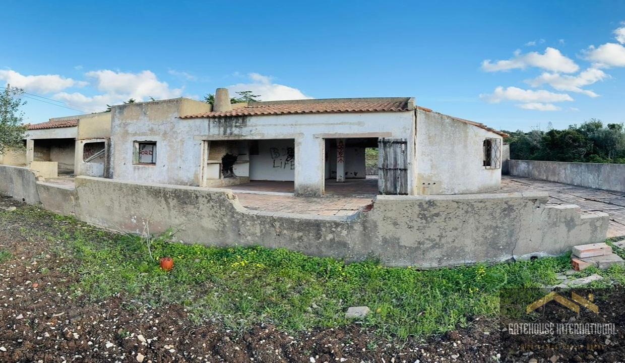 Detached Villa For Renovation With 8400m2 In Luz West Algarve00