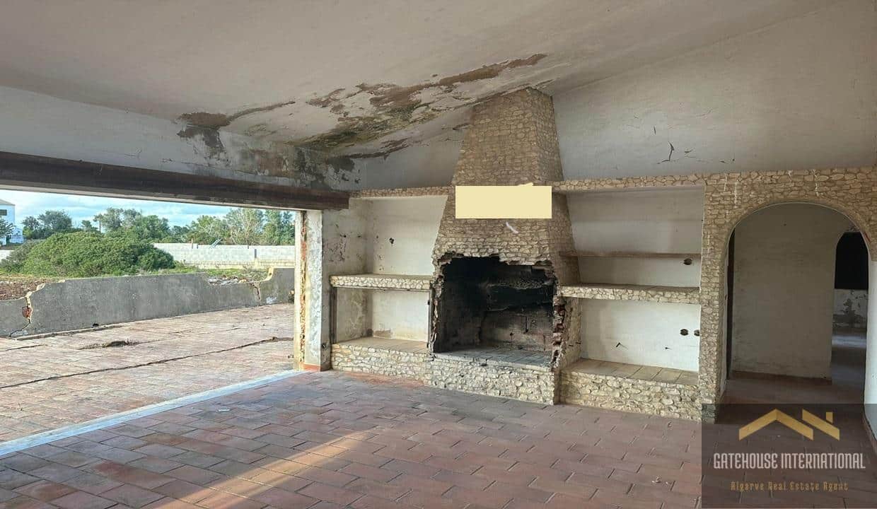Detached Villa For Renovation With 8400m2 In Luz West Algarve6