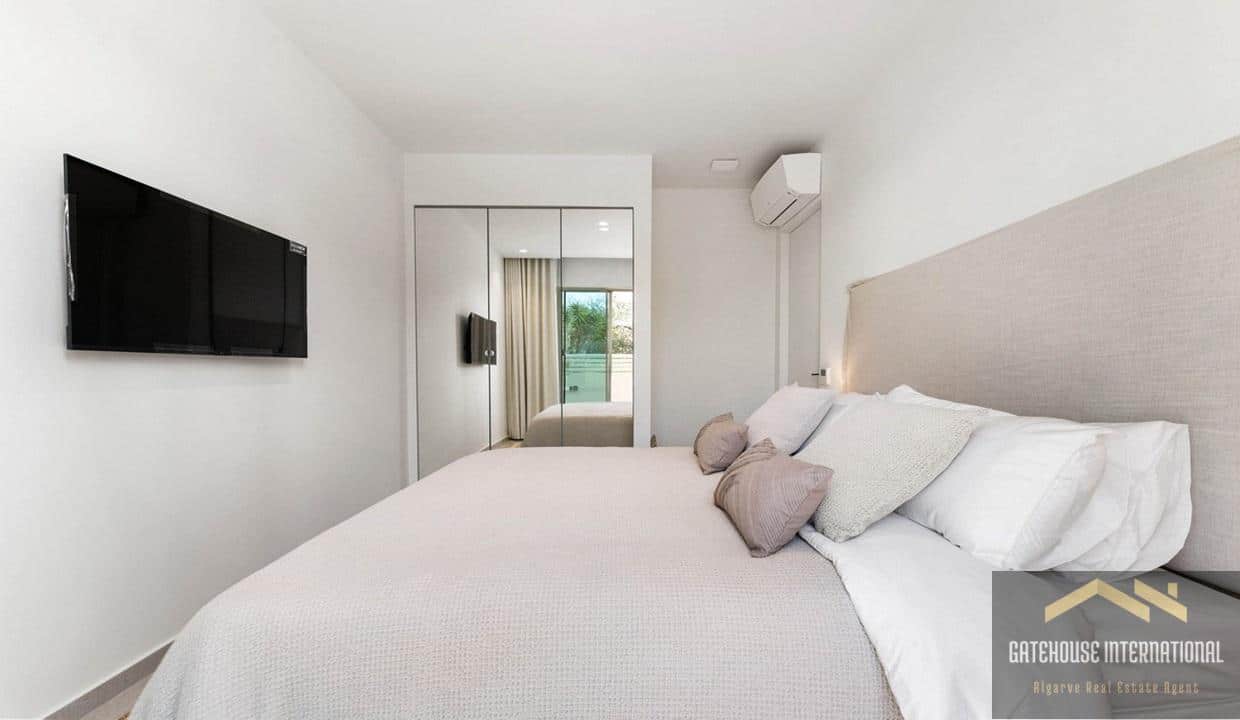 Modern 3 Bed Villa For Sale In Santa Barbara de Nexe Algarve 43