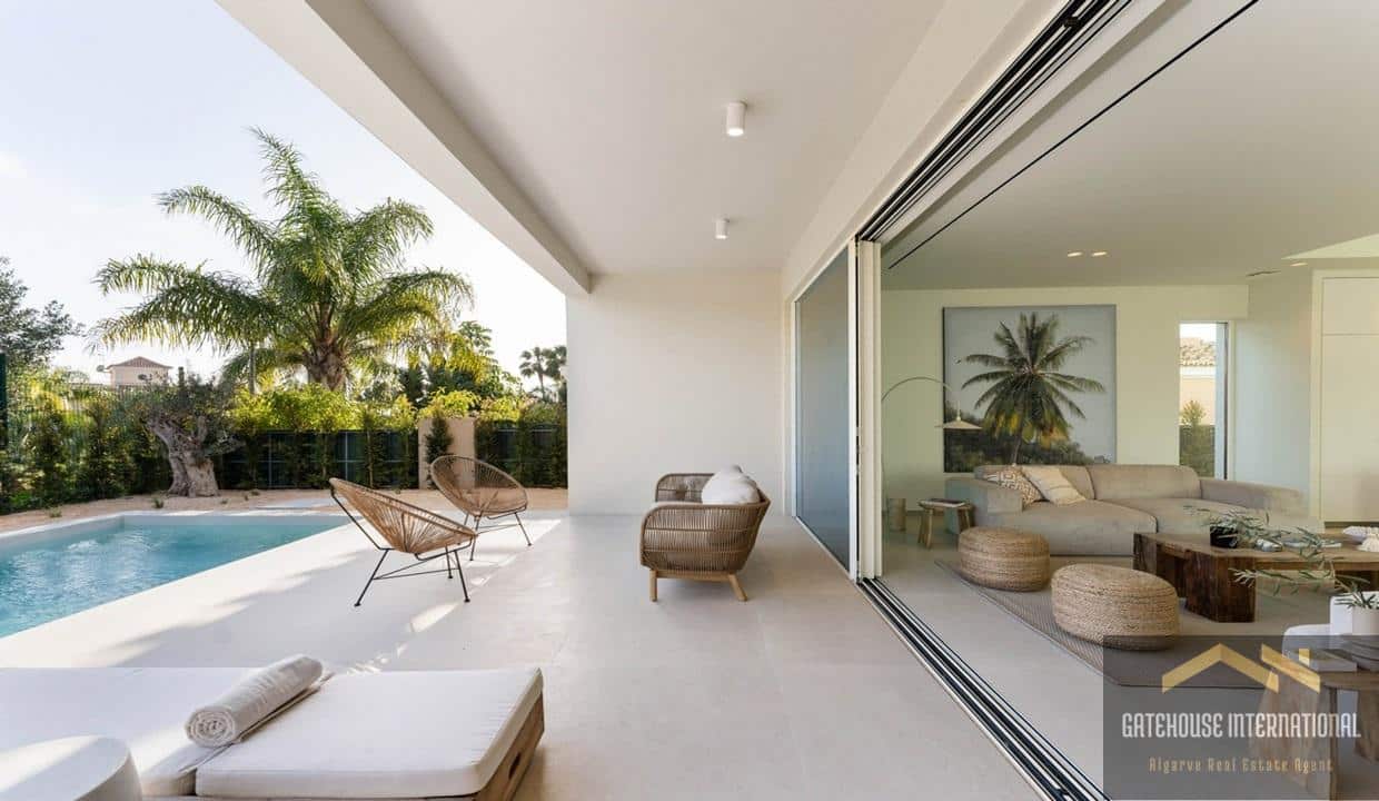 Modern 3 Bed Villa For Sale In Santa Barbara de Nexe Algarve 5