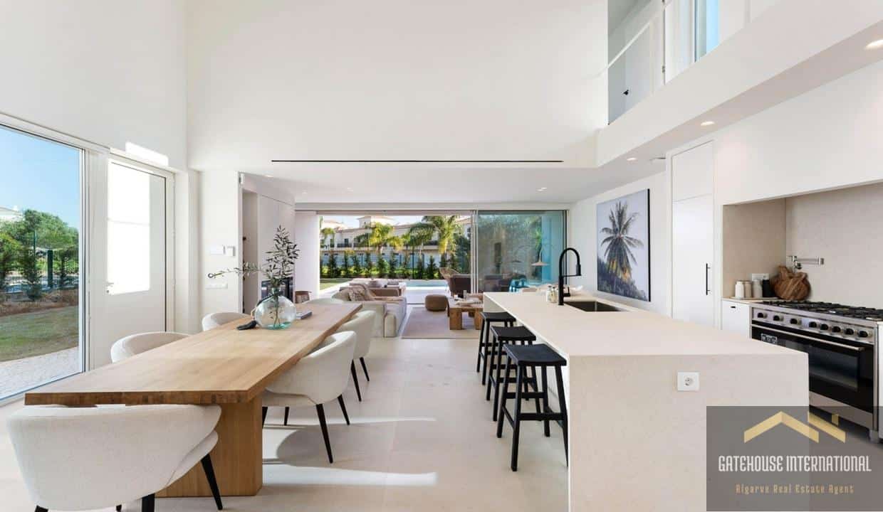 Modern 3 Bed Villa For Sale In Santa Barbara de Nexe Algarve 6