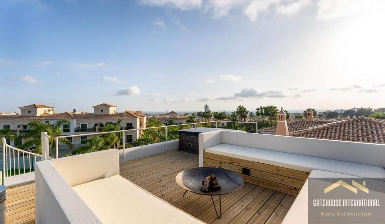 Modern 3 Bed Villa For Sale In Santa Barbara de Nexe Algarve 777