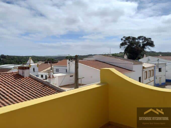Herenhuis met een duplex met 2 slaapkamers en een studio met 1 slaapkamer in West-Algarve