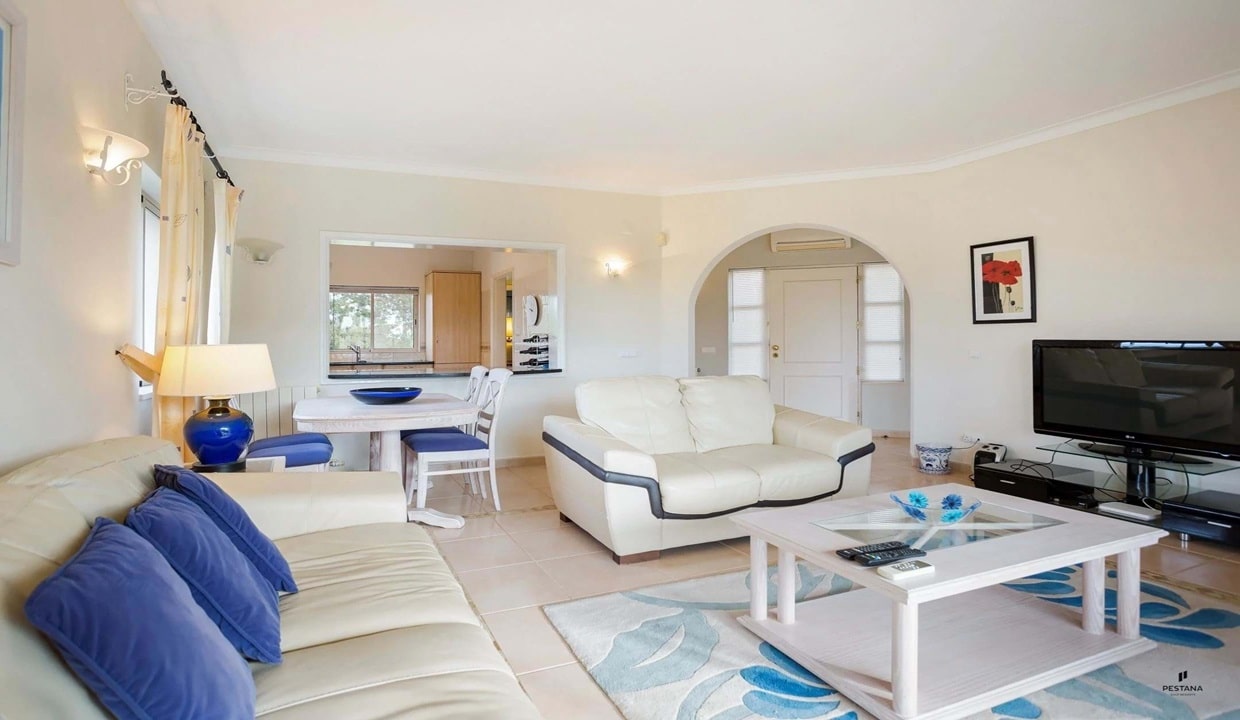2 Bed Apartment On Gramacho Golf Course Carvoeiro Algarve1