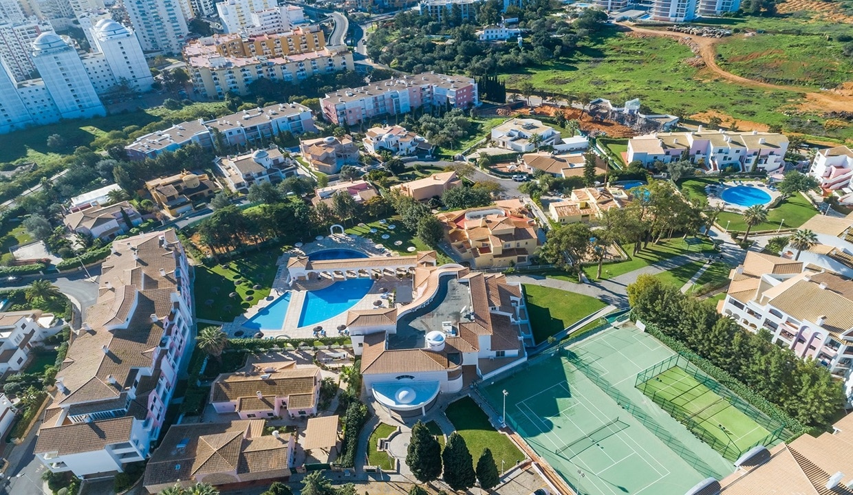 2 Bed Apartment With Shared Pool In Portimao Algarve3