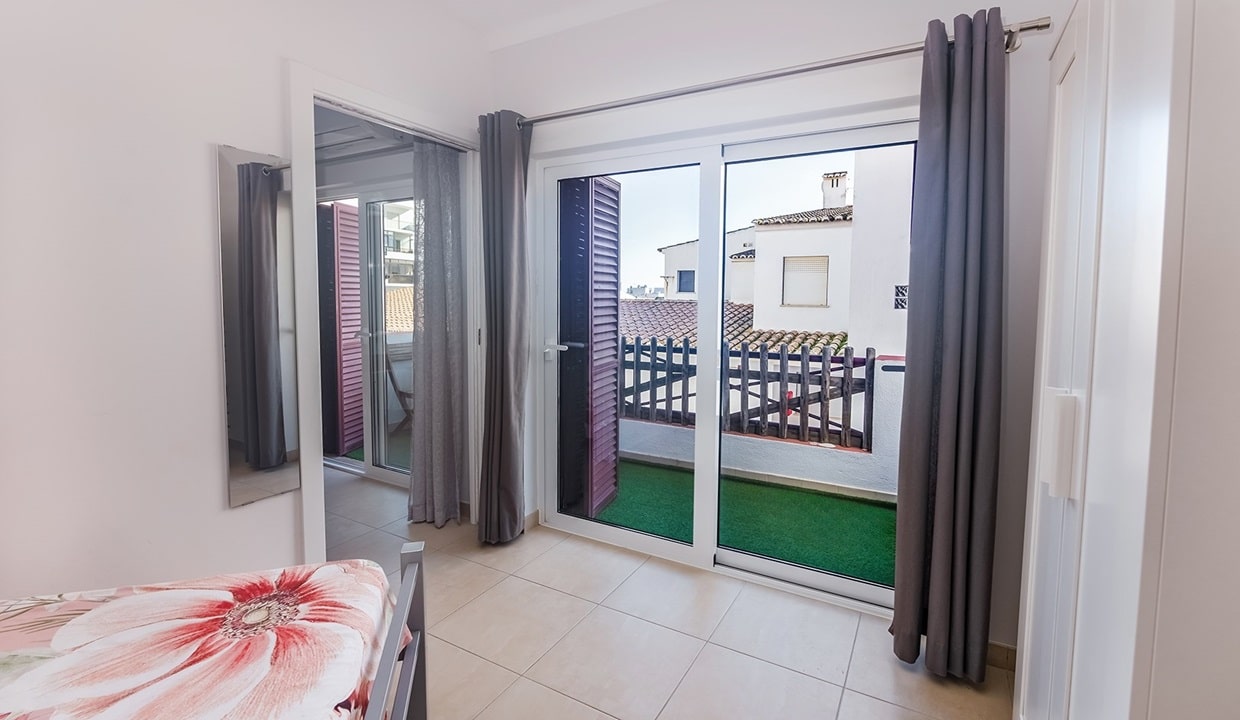 2 Bed Apartment With Shared Pool In Portimao Algarve8