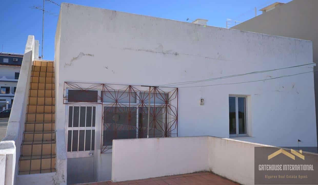 2 Bed House For Habitation Or Commercial Use In Boliquieme Algarv4