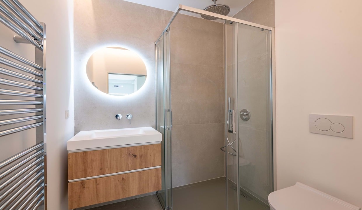 2 Bed Renovated Apartment In Lagos Centre Algarve 2