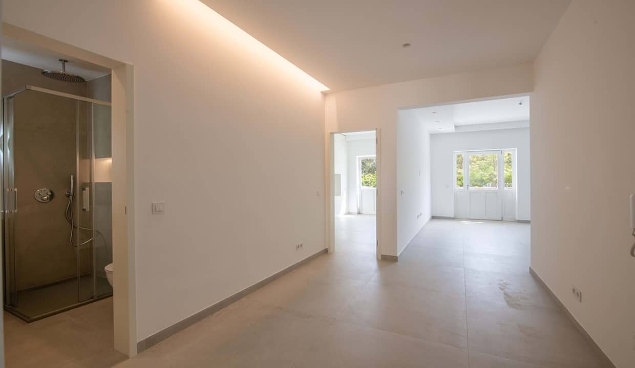 2 Bed Renovated Apartment In Lagos Centre Algarve 3