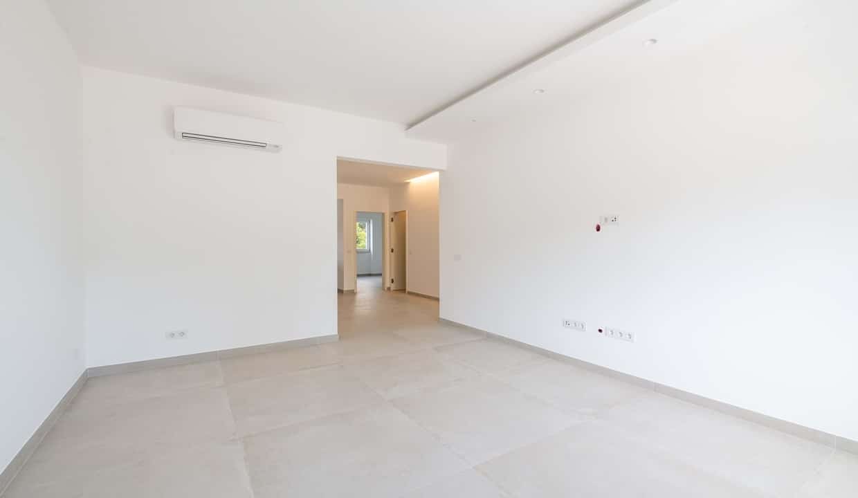 2 Bed Renovated Apartment In Lagos Centre Algarve