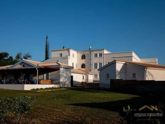 Prachtig boetiekhotel met 22 slaapkamers in Moncarapacho Algarve 1